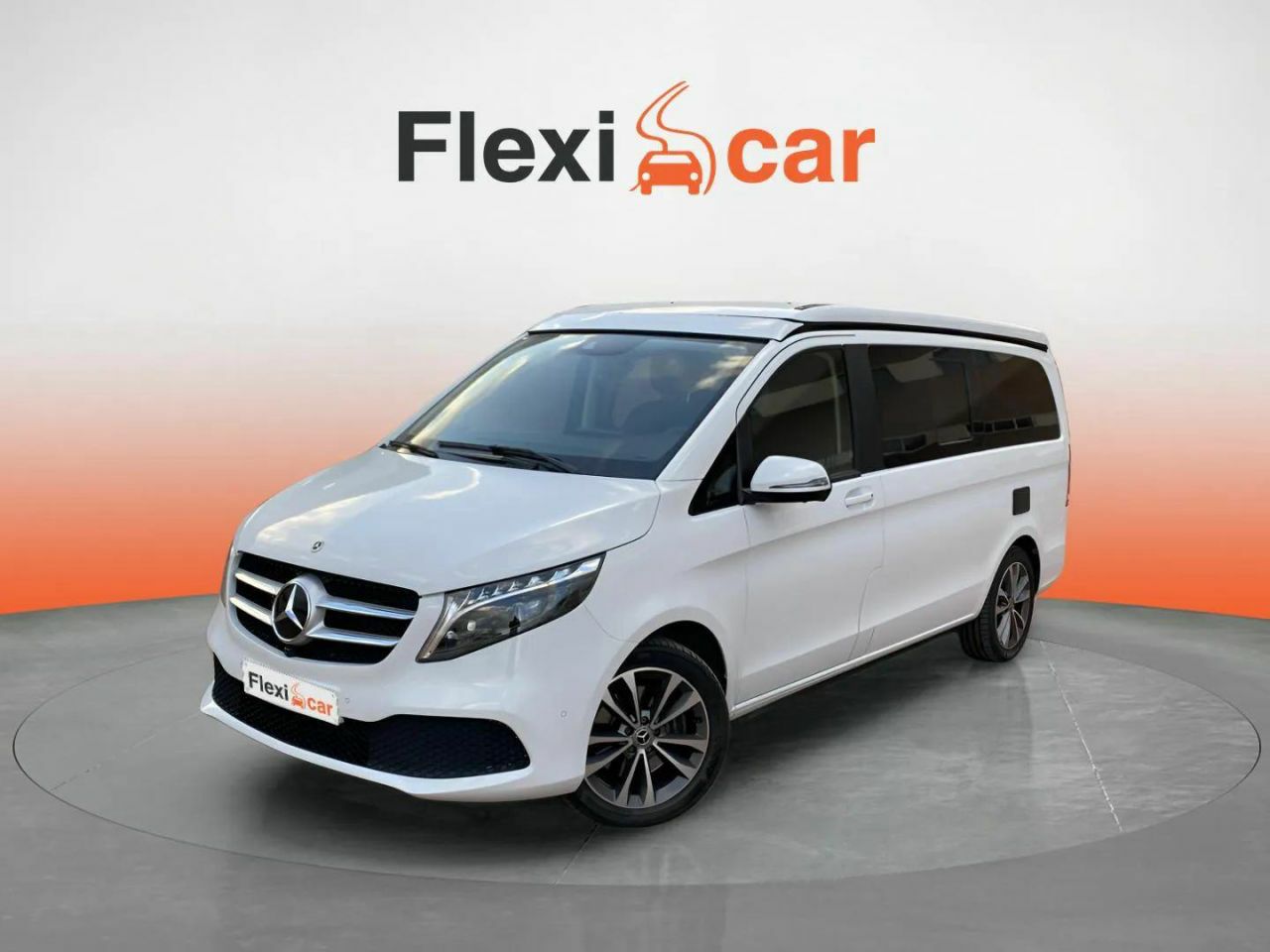 mercedes clase v 2023 / foto grande (3)