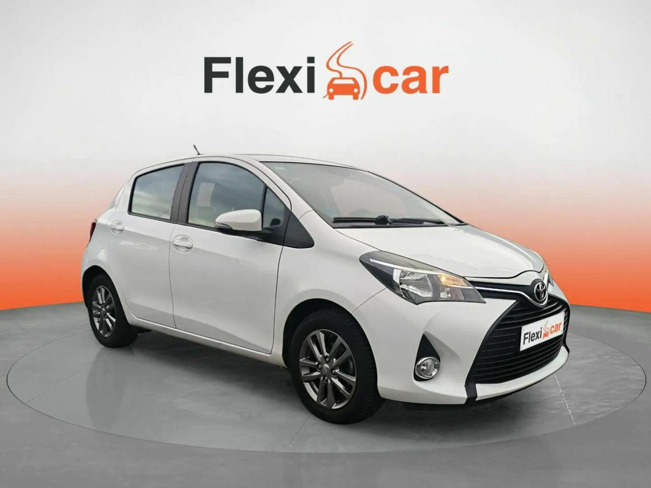 Toyota yaris con bluetooth  de segunda mano - toyota yaris 2017 /