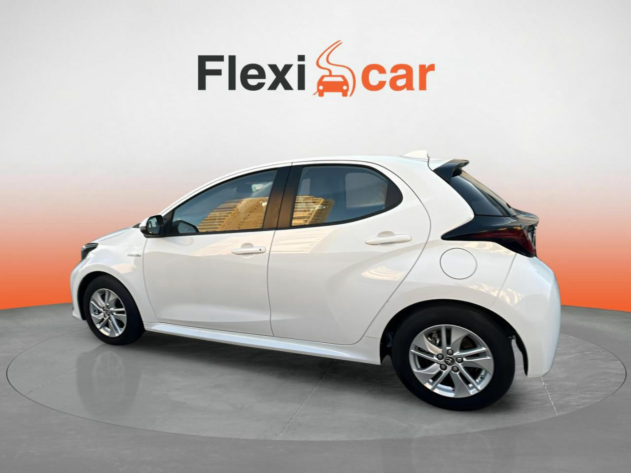 toyota yaris 2021 / foto grande (2)