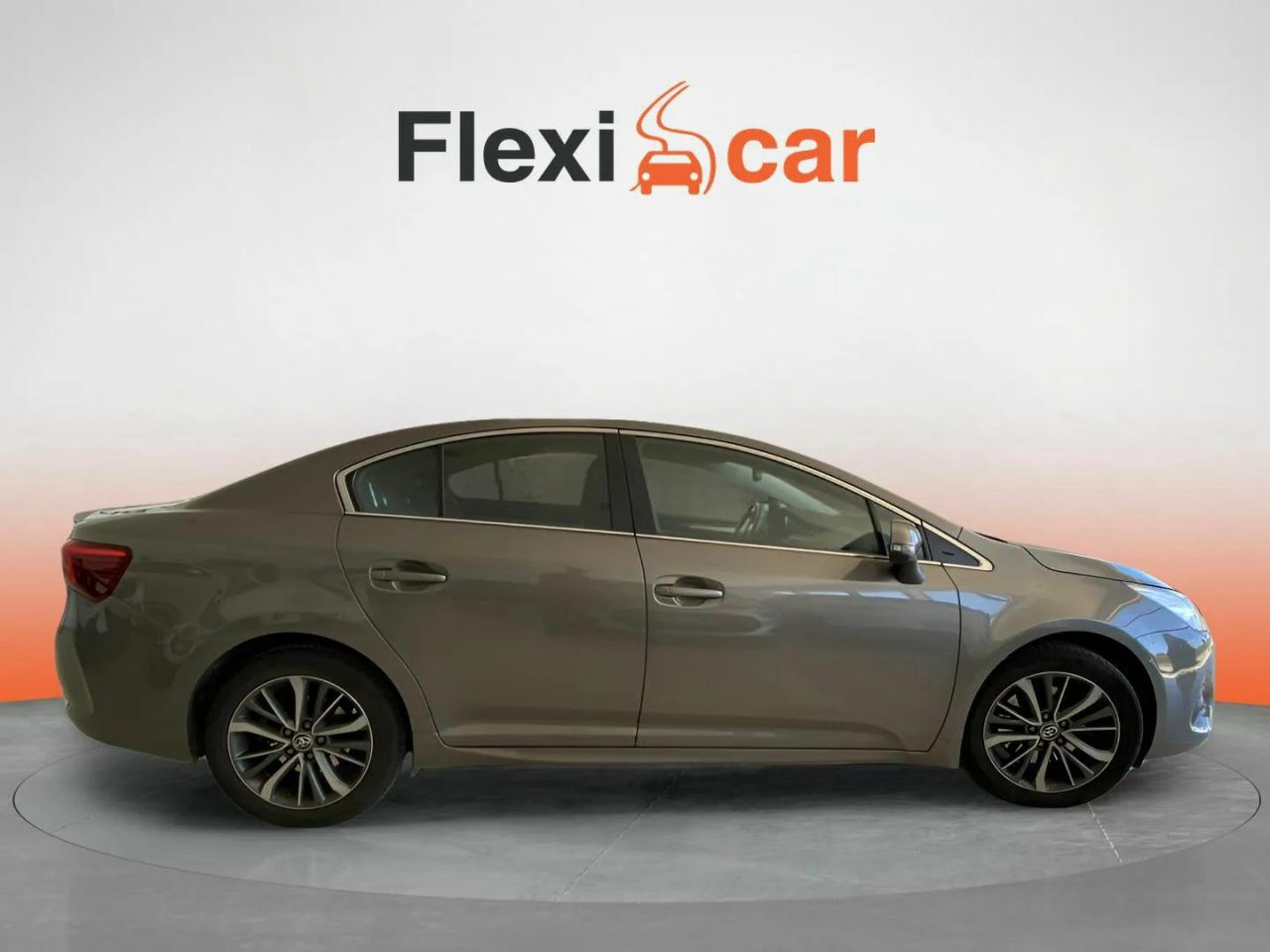 toyota avensis 2017 / foto grande (3)