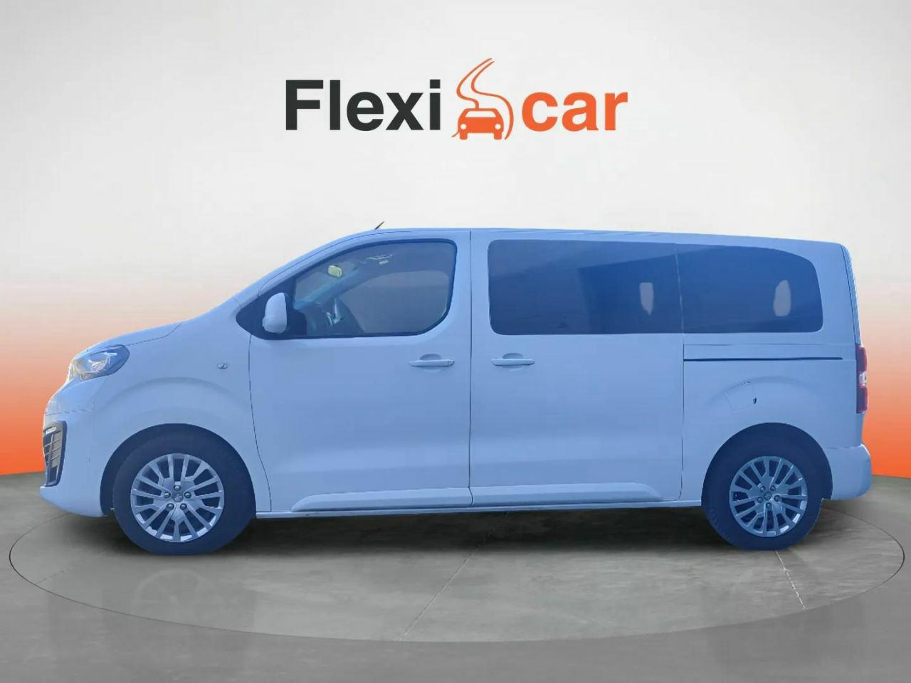 peugeot traveller 2021 / foto grande (3)