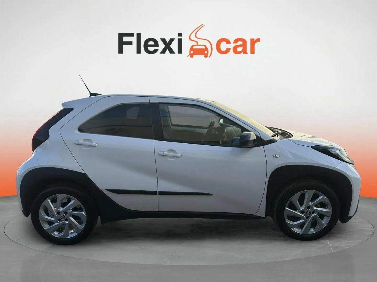 toyota aygo 2022 / foto grande (2)