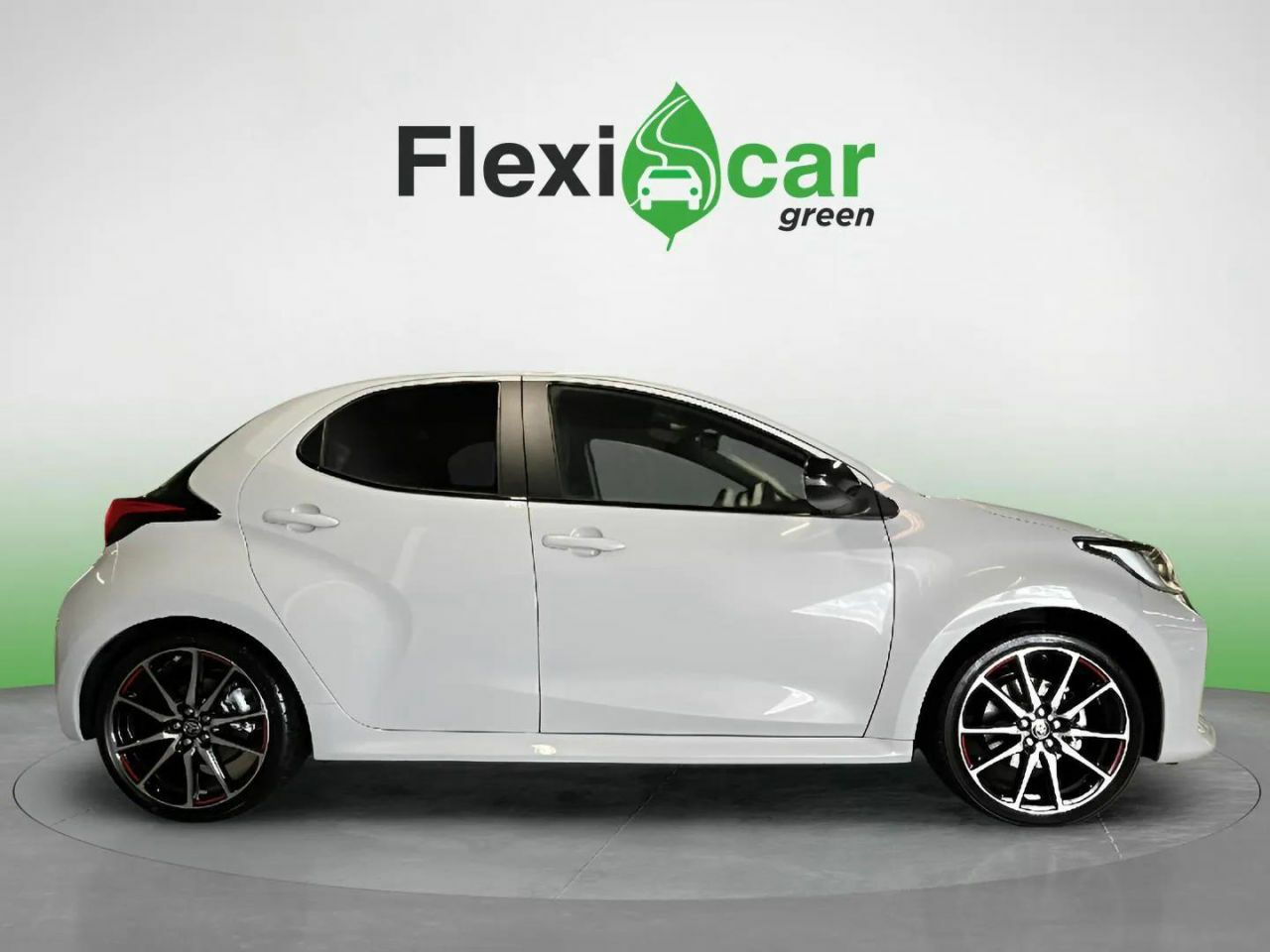 toyota yaris 2023 / foto grande (2)