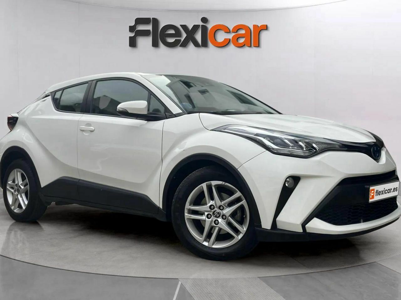 Mucho menos piensas  de segunda mano - toyota c-hr 2022 /