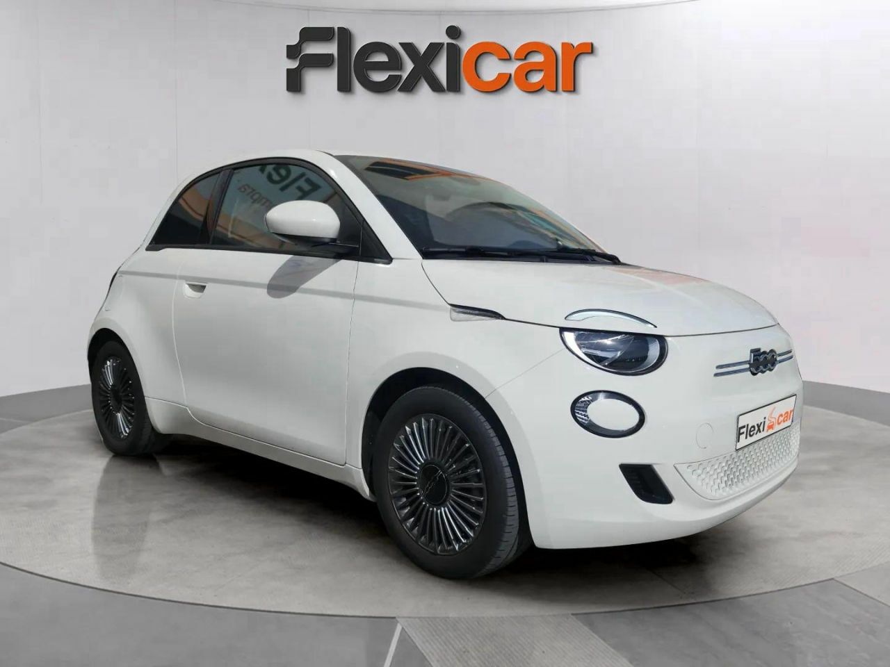 Mini cooper electrico 2022  de segunda mano - fiat 500 2022 /
