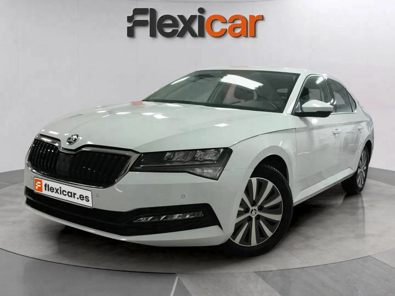skoda superb 2022 / foto grande (3)