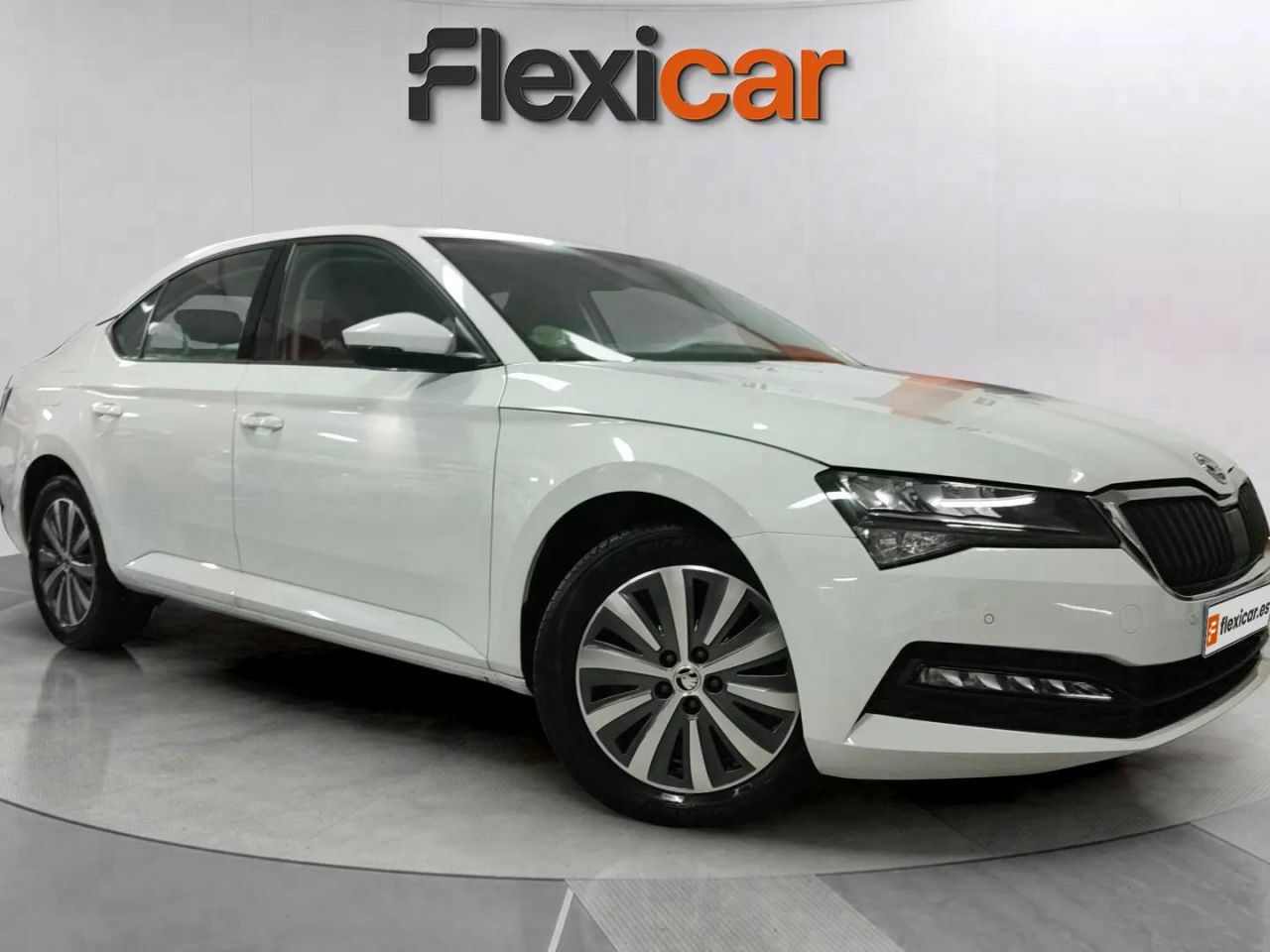skoda superb 2022 / foto grande (1)