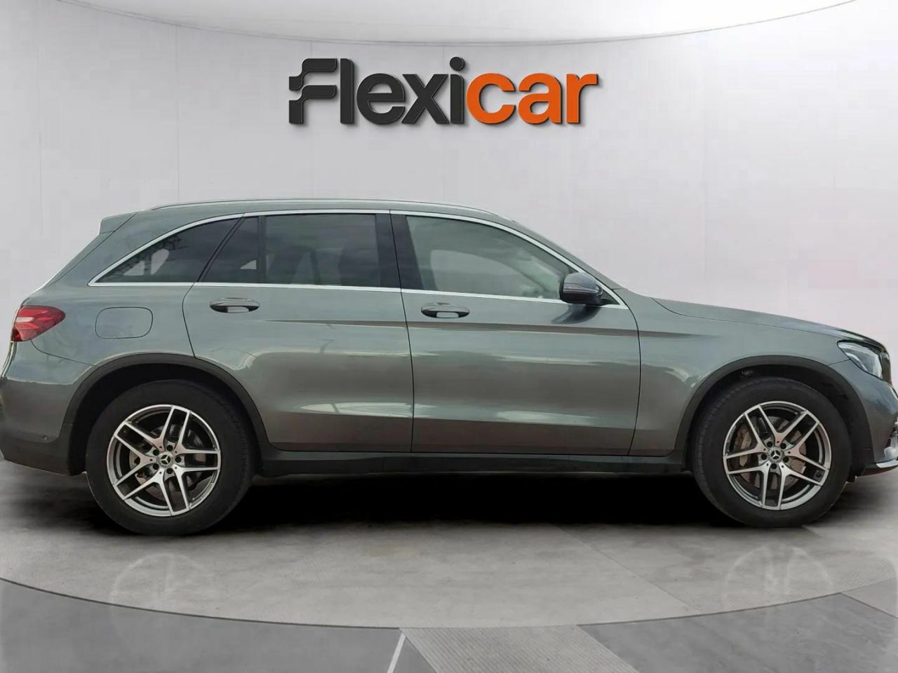 mercedes glc 2018 / foto grande (3)