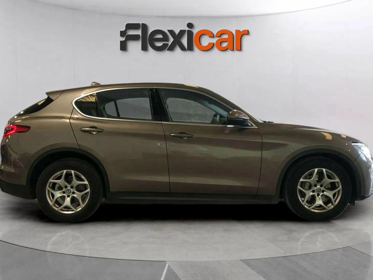 alfa romeo stelvio 2018 / foto grande (3)
