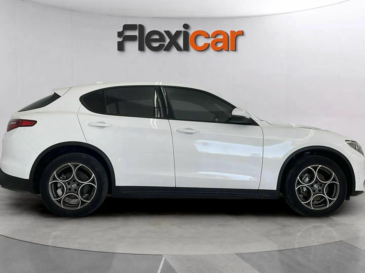 alfa romeo stelvio 2022 / foto grande (2)