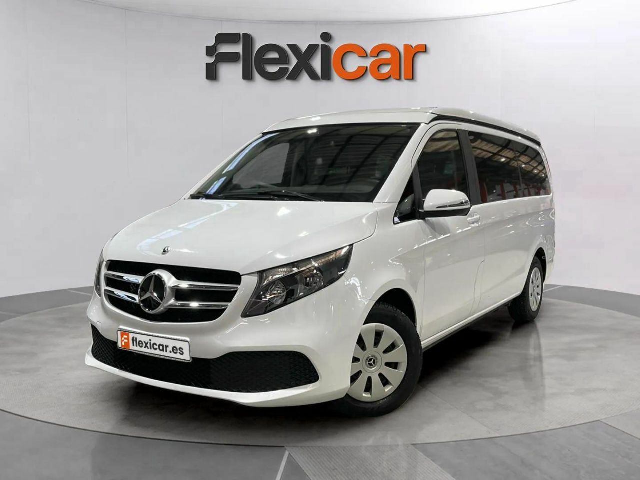 mercedes clase v 2023 / foto grande (3)