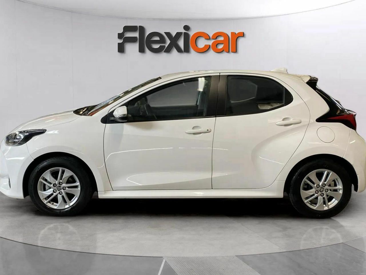 toyota yaris 2023 / foto grande (3)