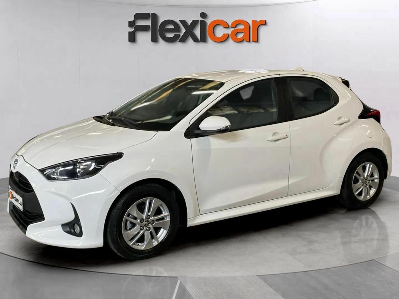 toyota yaris 2023 / foto grande (2)