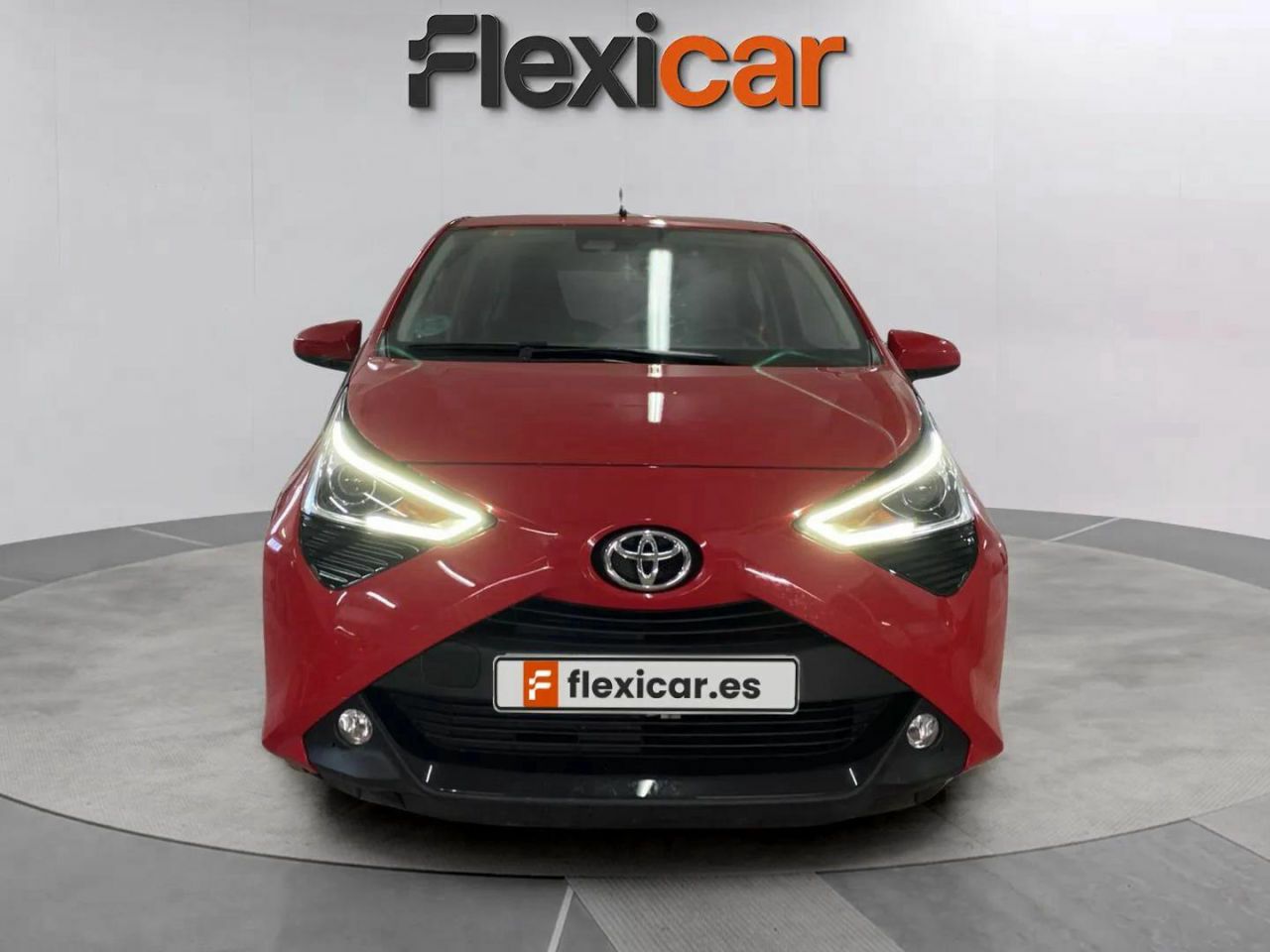 toyota aygo 2021 / foto grande (2)