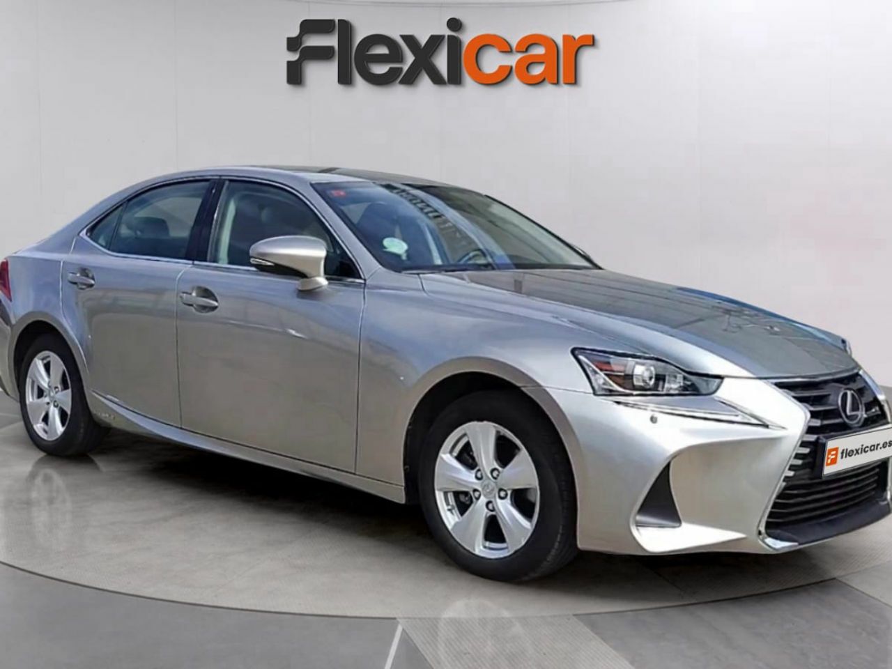 Foto lexus is 2019 /