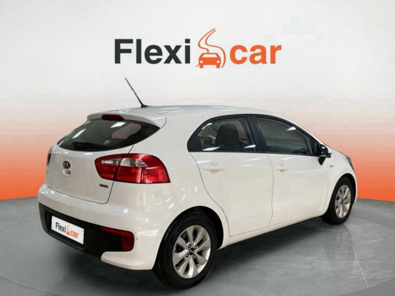 kia rio 2016 / foto grande (3)