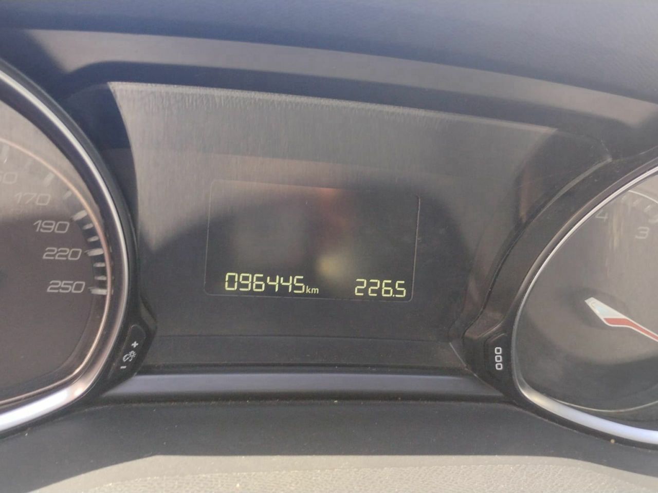 peugeot 308 2025 / foto grande (2)