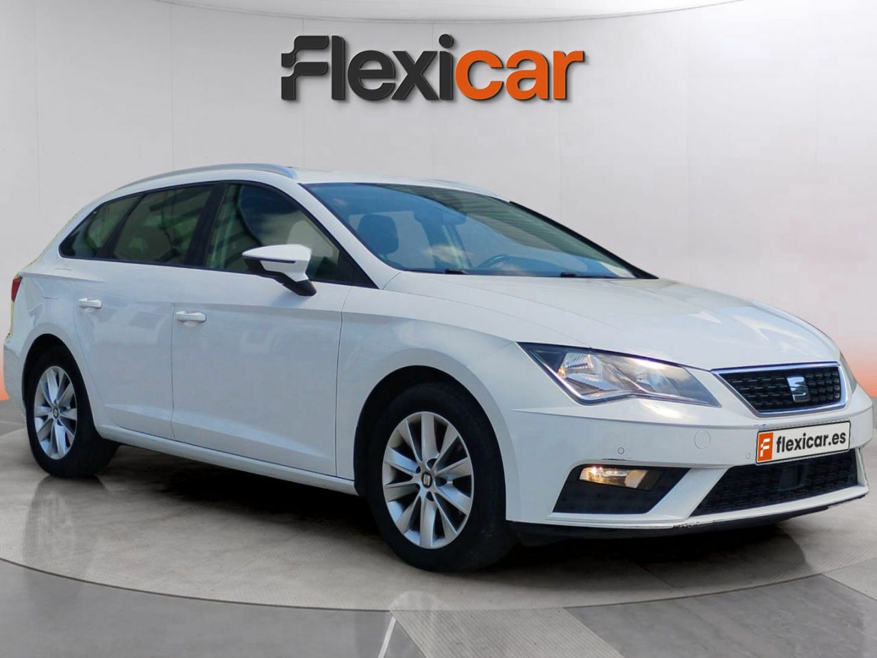 Seat ibiza blanco nevada  de segunda mano - seat leon 2019 /