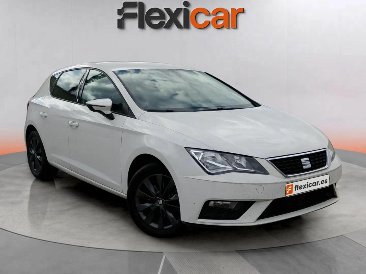 Seat ibiza blanco nevada  de segunda mano - seat leon 2019 /