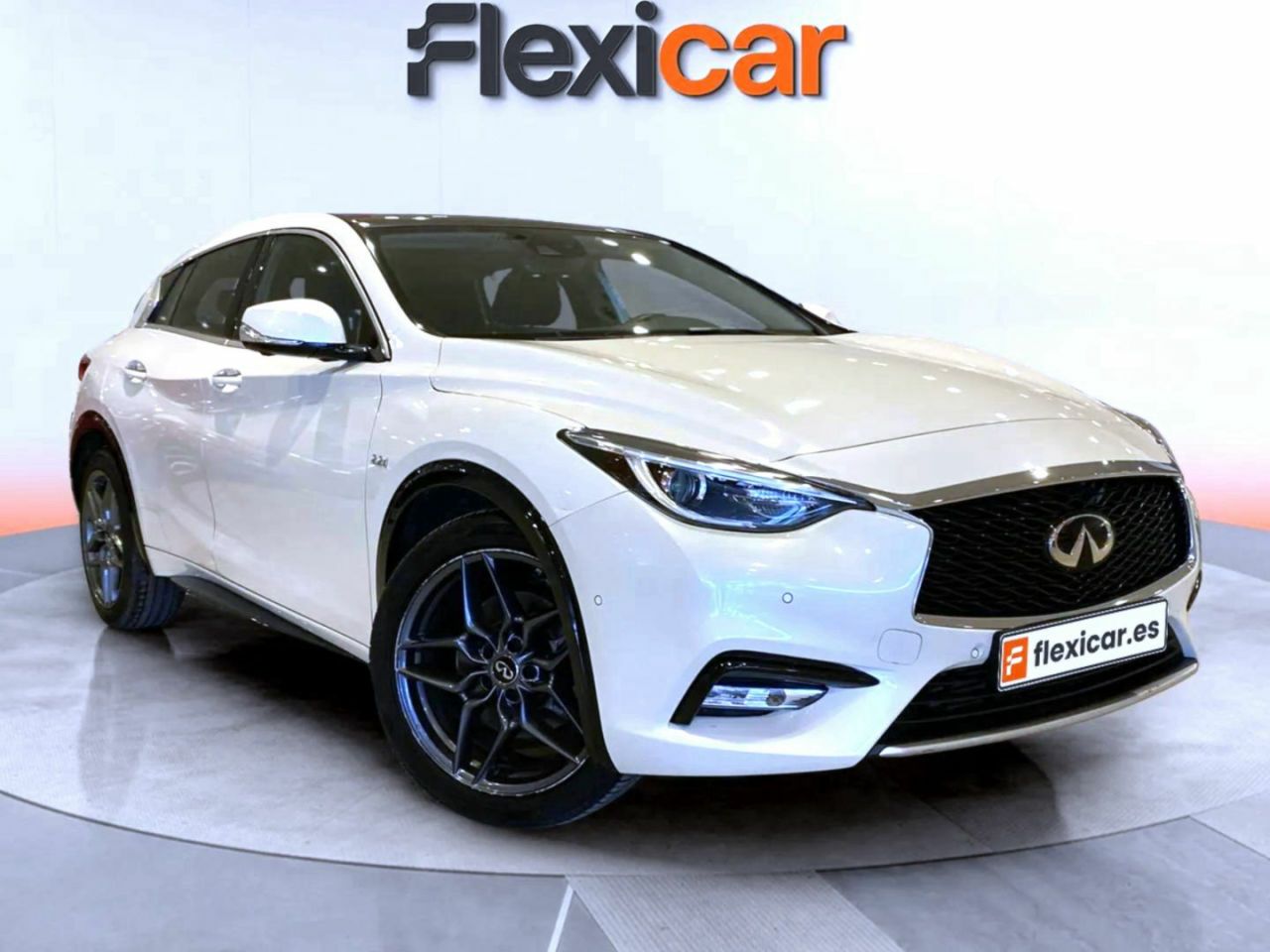 Foto infiniti q30 2016 /