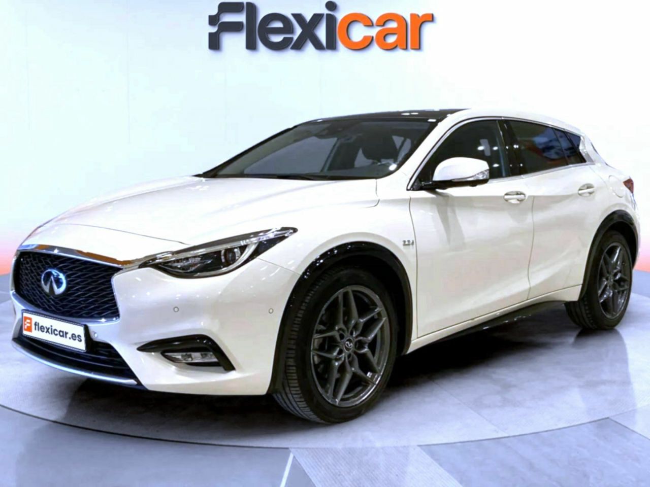 infiniti q30 2016 / foto grande (3)