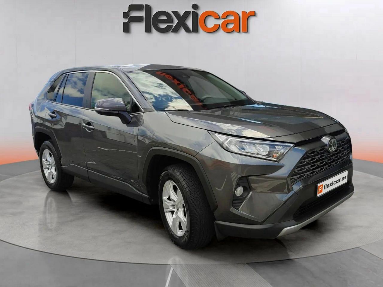 Toyota yaris 2020 con 1497cc  de segunda mano - toyota rav4 2020 /