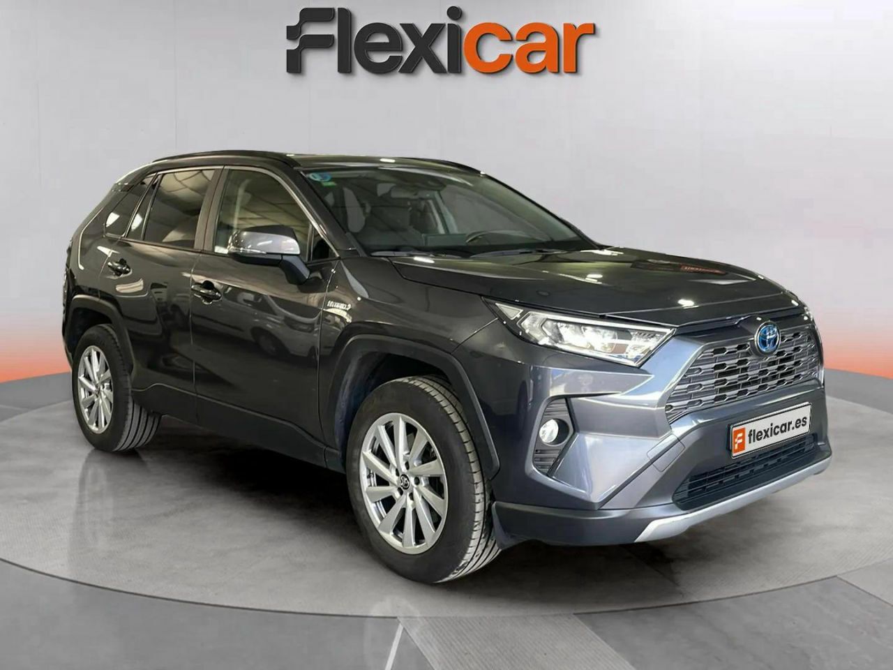 Toyota yaris hibrido 100cv  de segunda mano - toyota rav4 2019 /