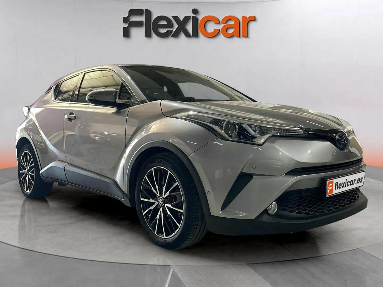 Toyota yaris hibrido 100cv  de segunda mano - toyota c-hr 2016 /