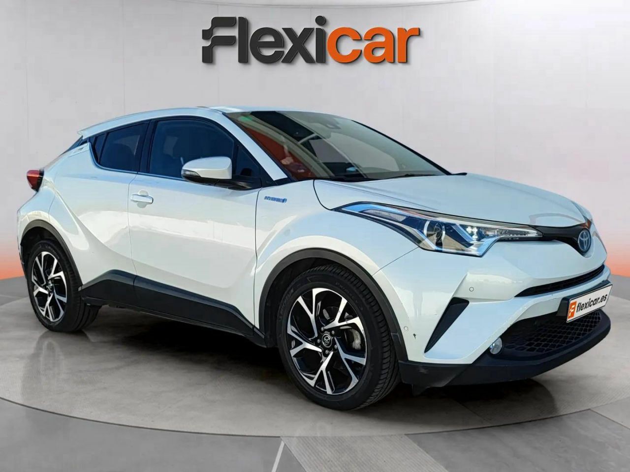 Toyota yaris hibrido 100cv  de segunda mano - toyota c-hr 2019 /