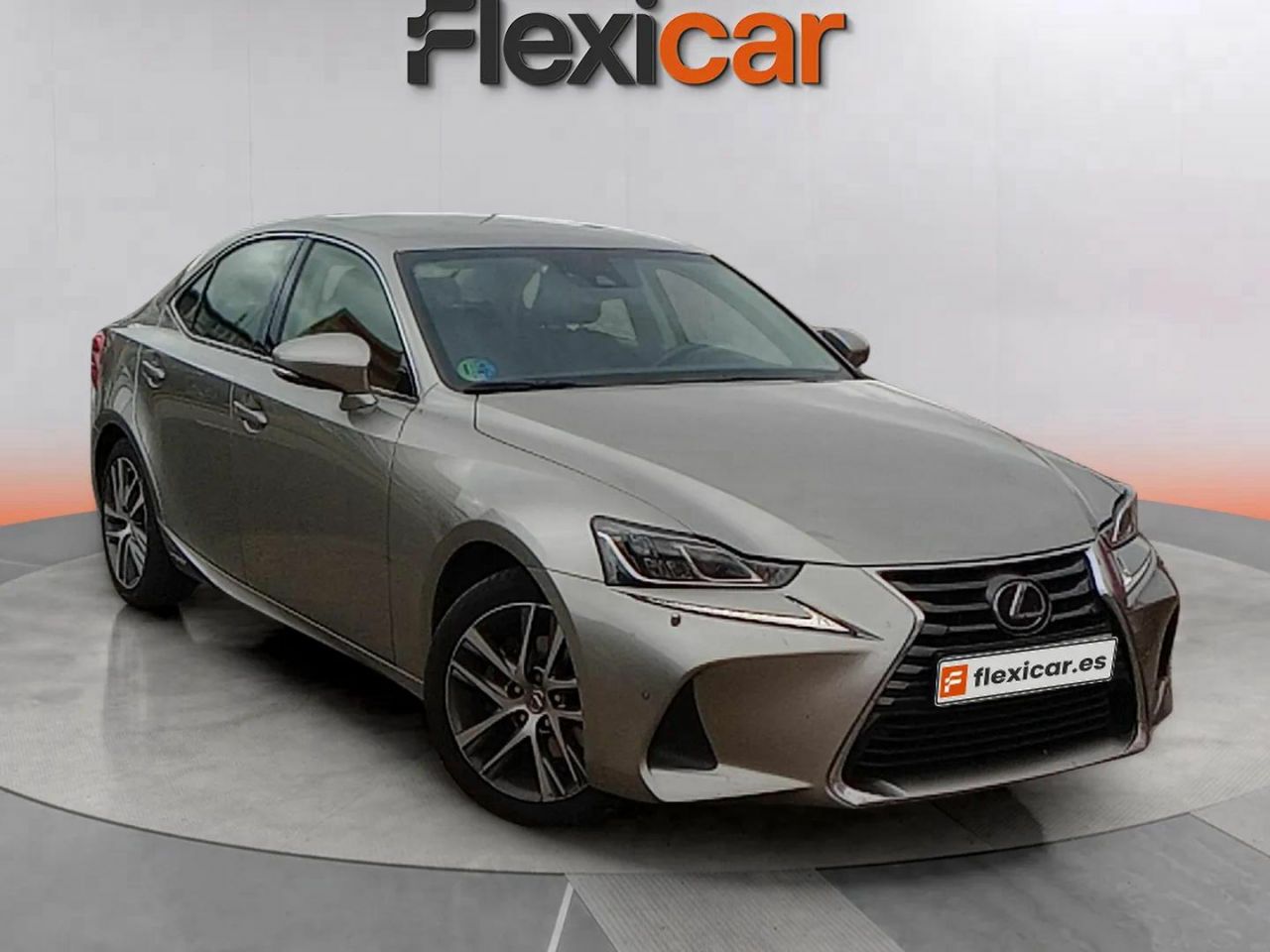 Foto lexus is 2017 /