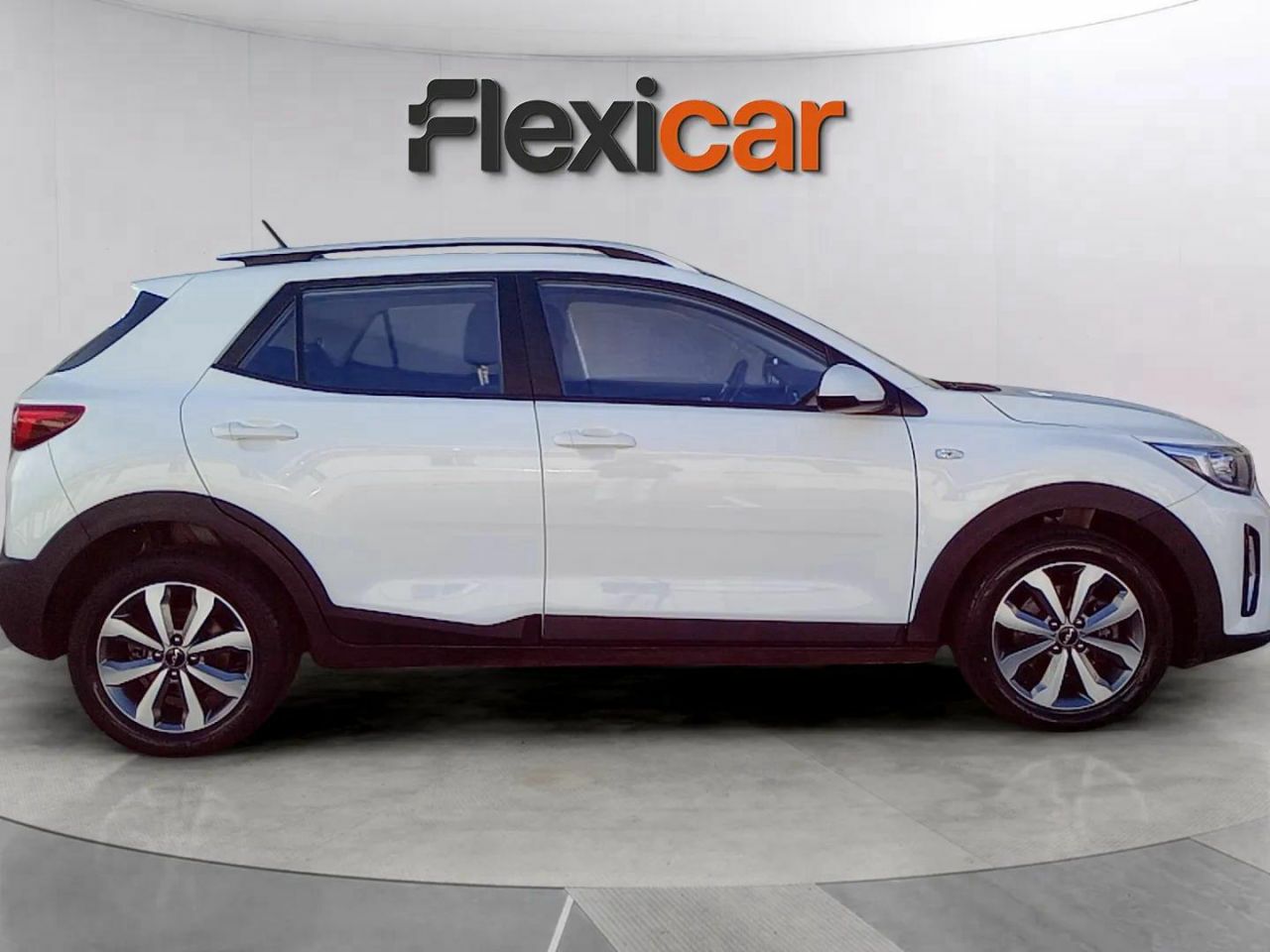 kia stonic 2022 / foto grande (3)
