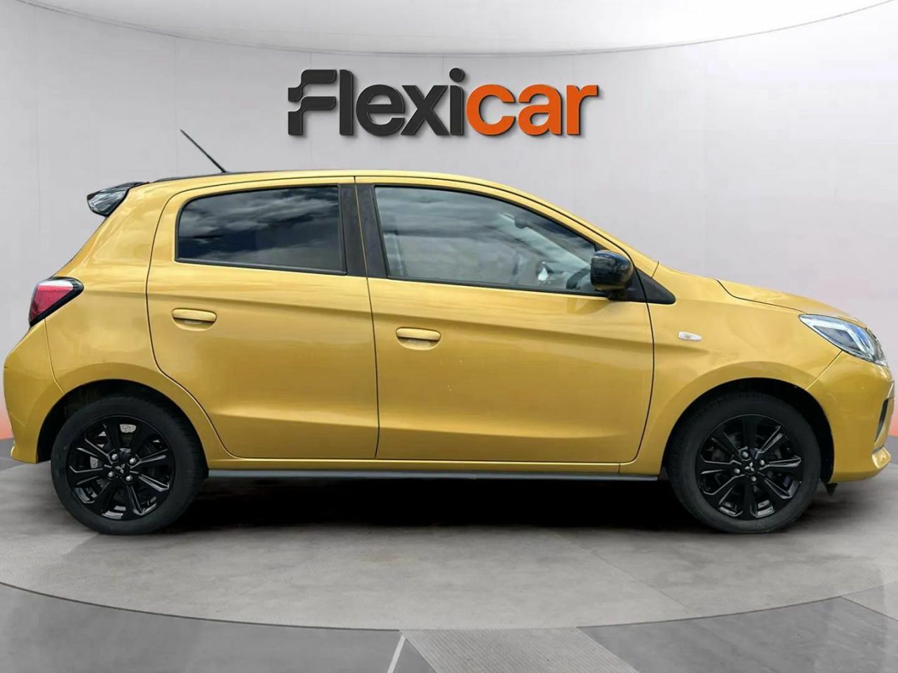 mitsubishi space star 2022 / foto grande (3)