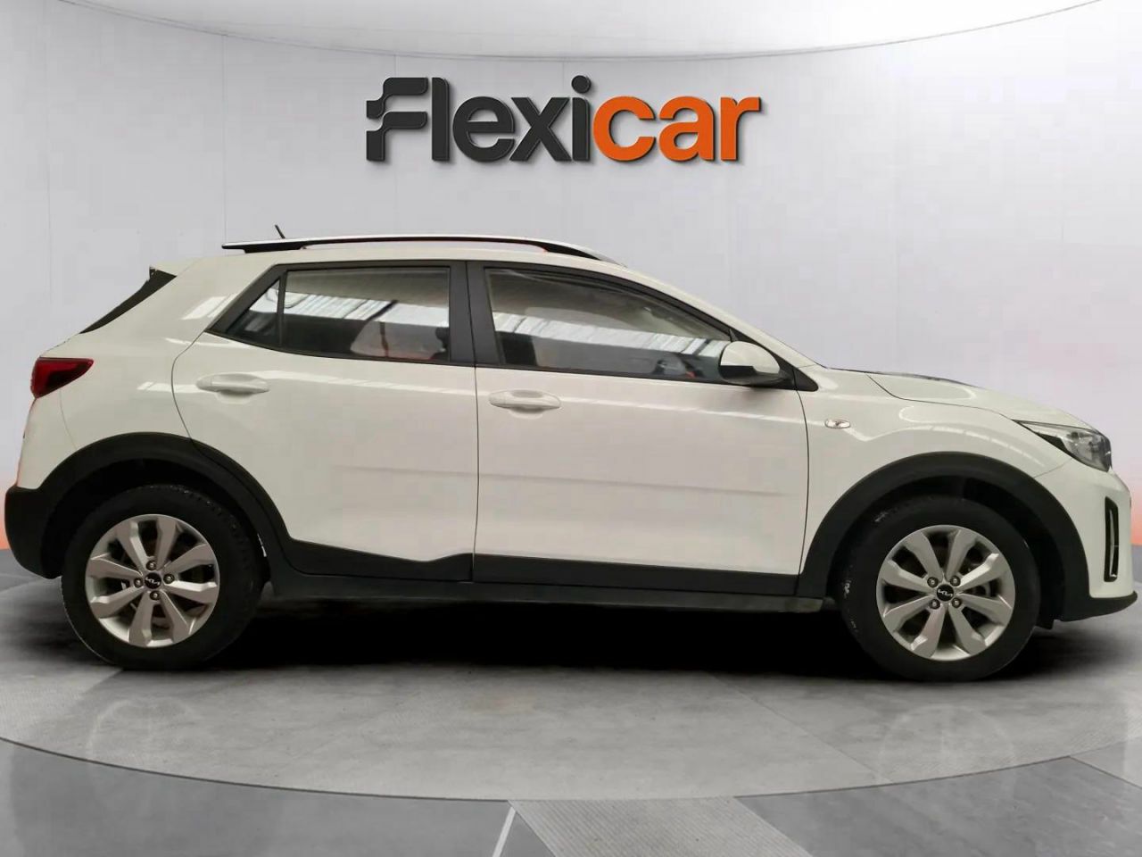 kia stonic 2022 / foto grande (3)