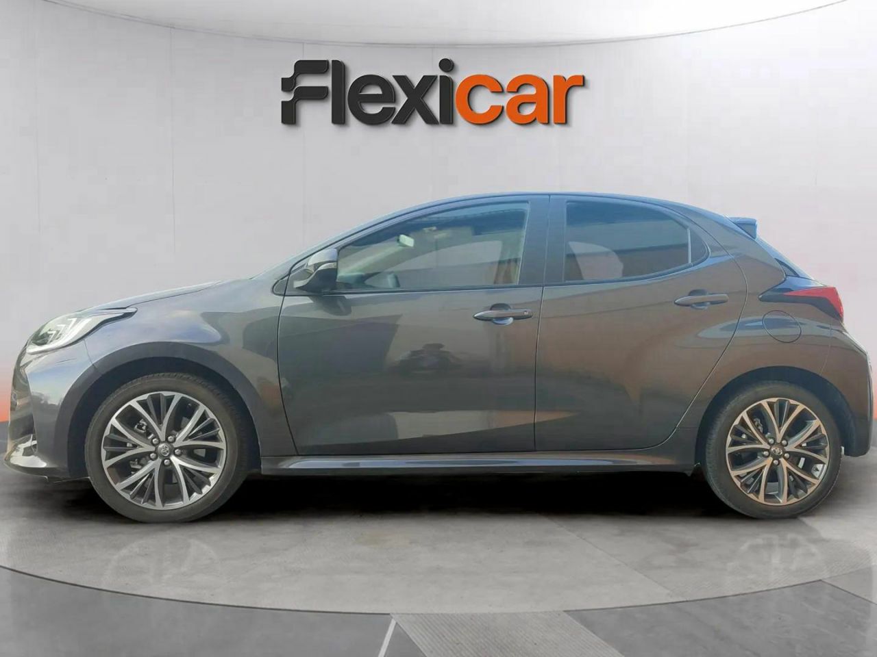 toyota yaris 2024 / foto grande (3)