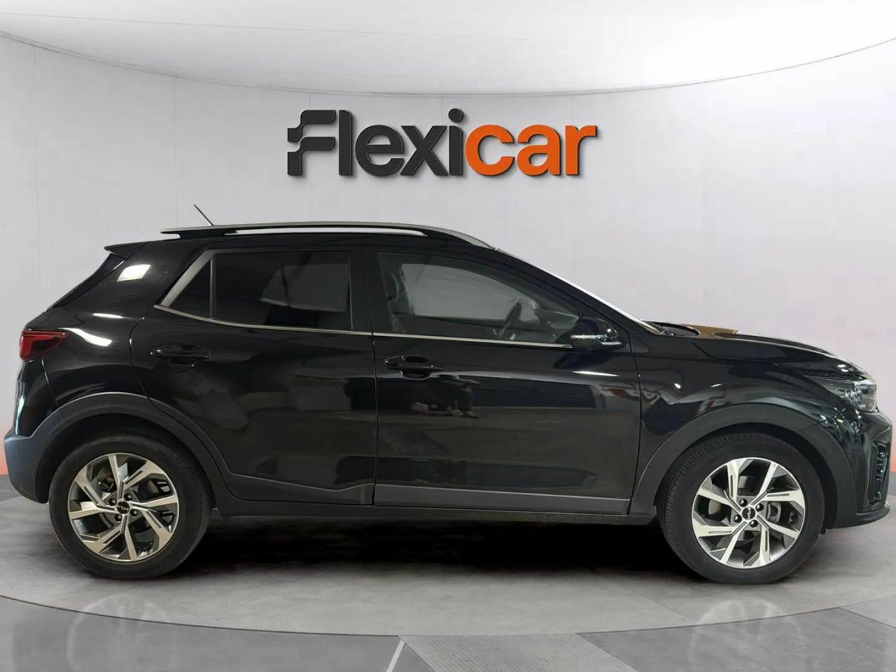kia stonic 2023 / foto grande (2)