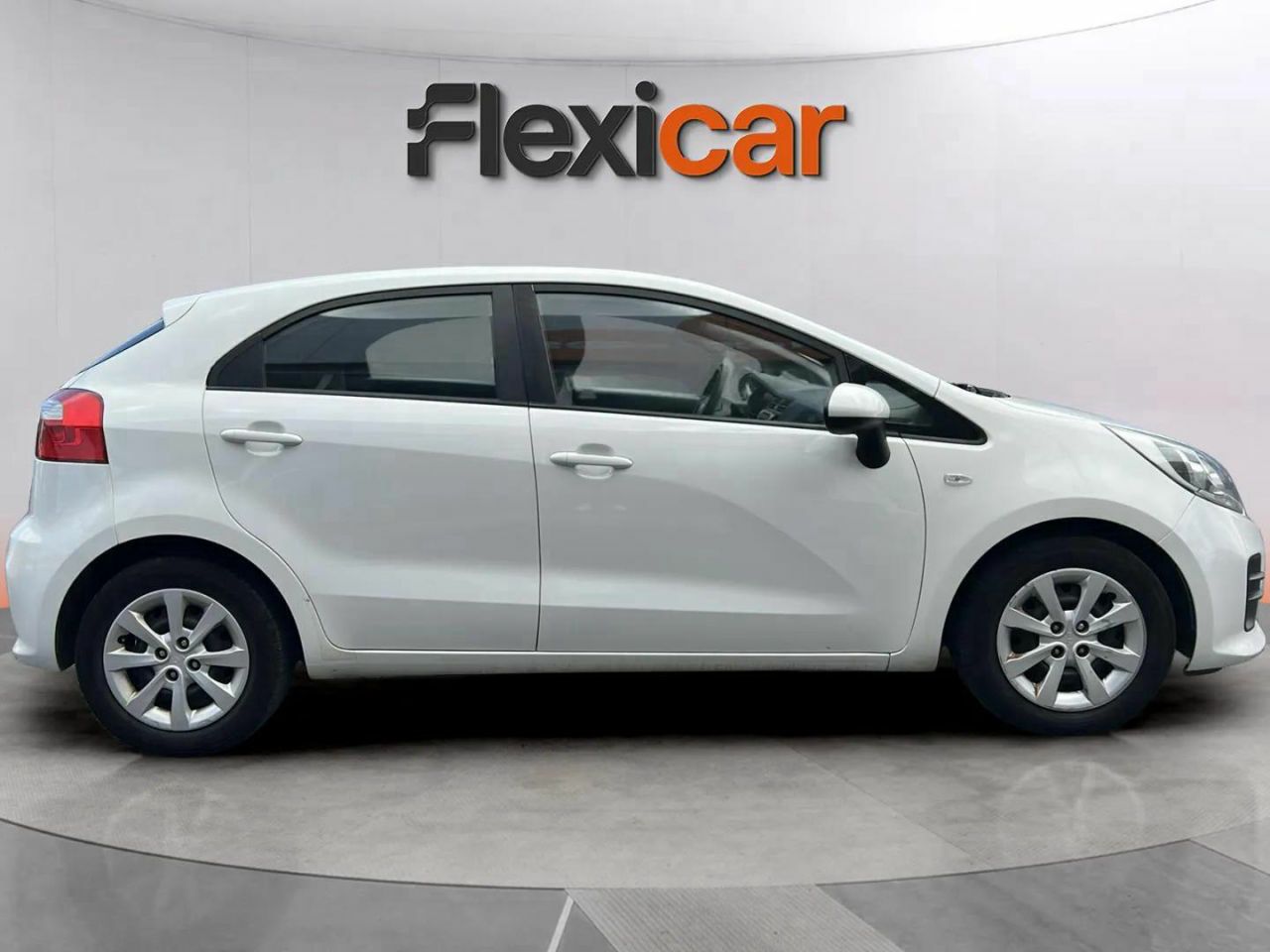 kia rio 2016 / foto grande (3)