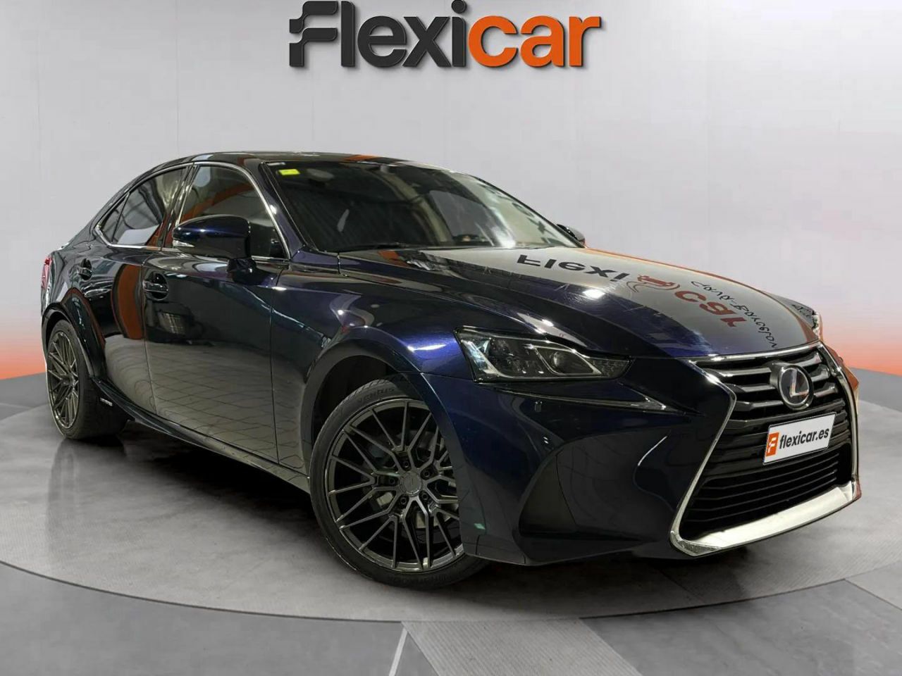 Foto lexus is 2018 /