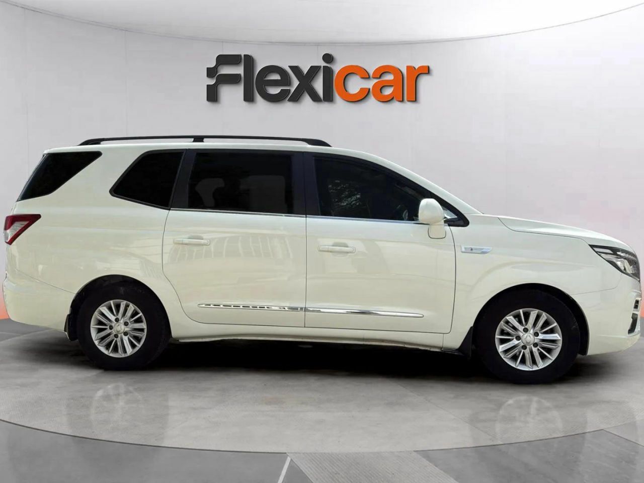 ssangyong rodius 2018 / foto grande (3)