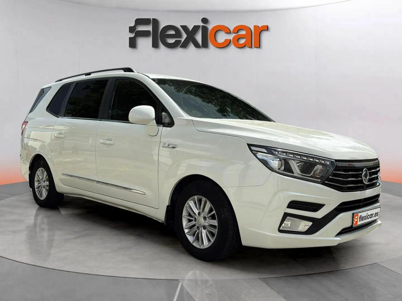 ssangyong rodius 2018 / foto grande (2)