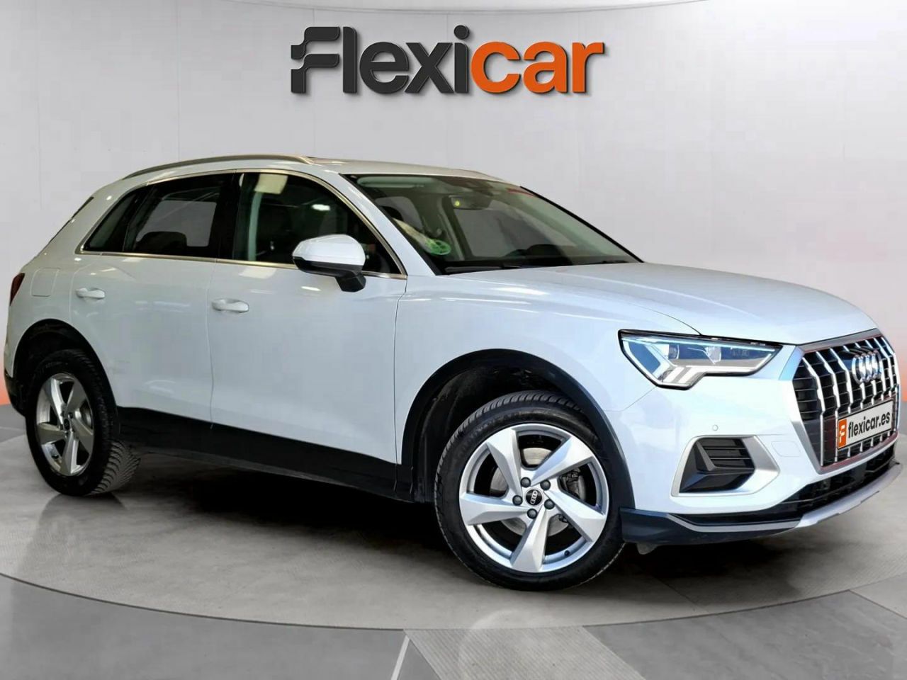 audi q3 2021 /