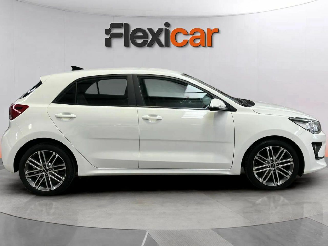 kia rio 2021 / foto grande (3)