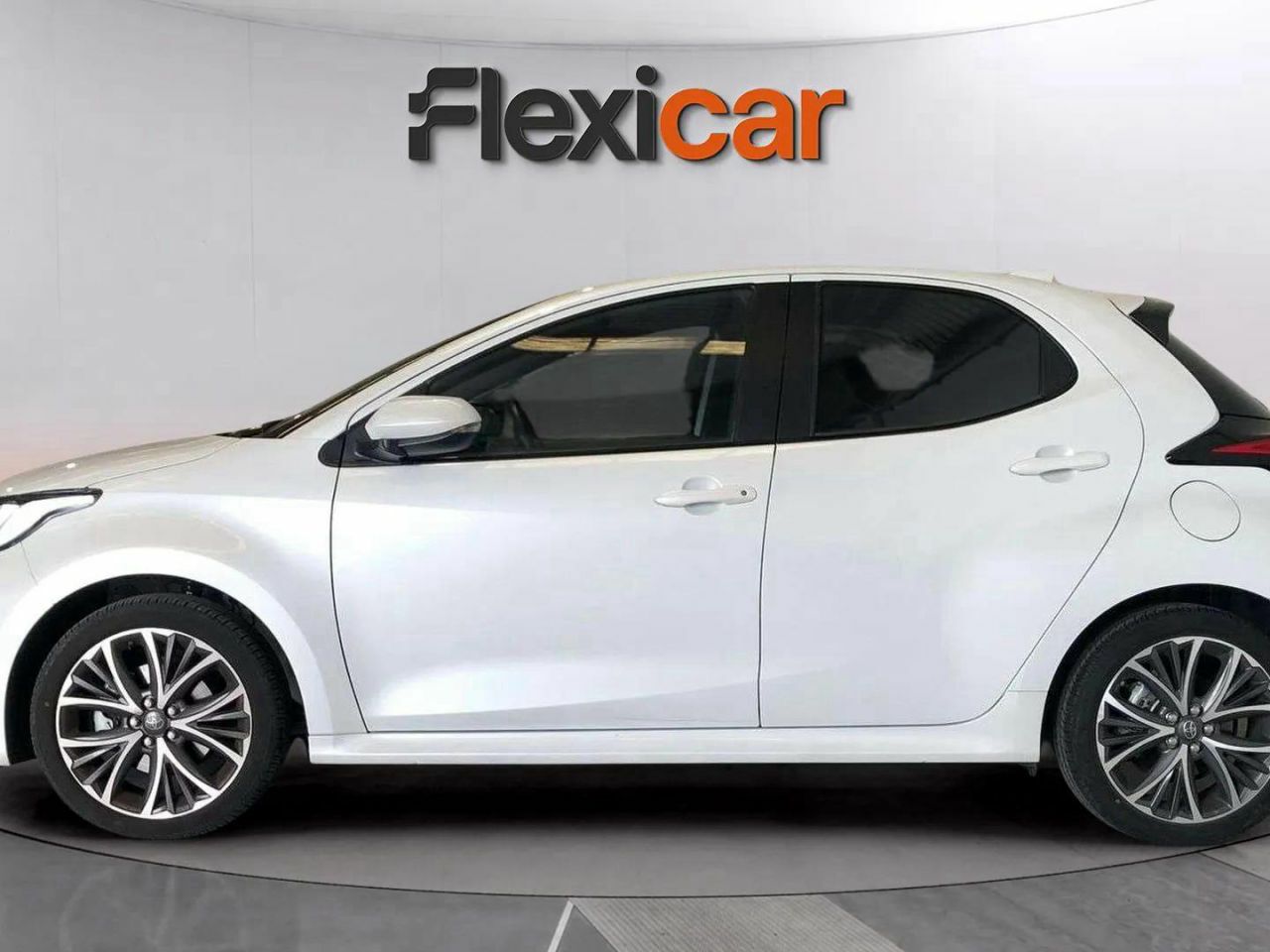 toyota yaris 2024 / foto grande (3)