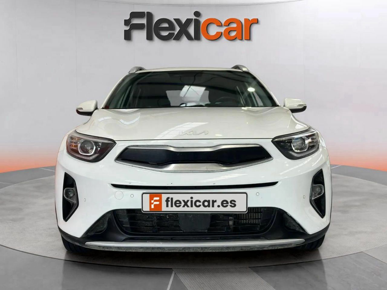 kia stonic 2022 / foto grande (2)