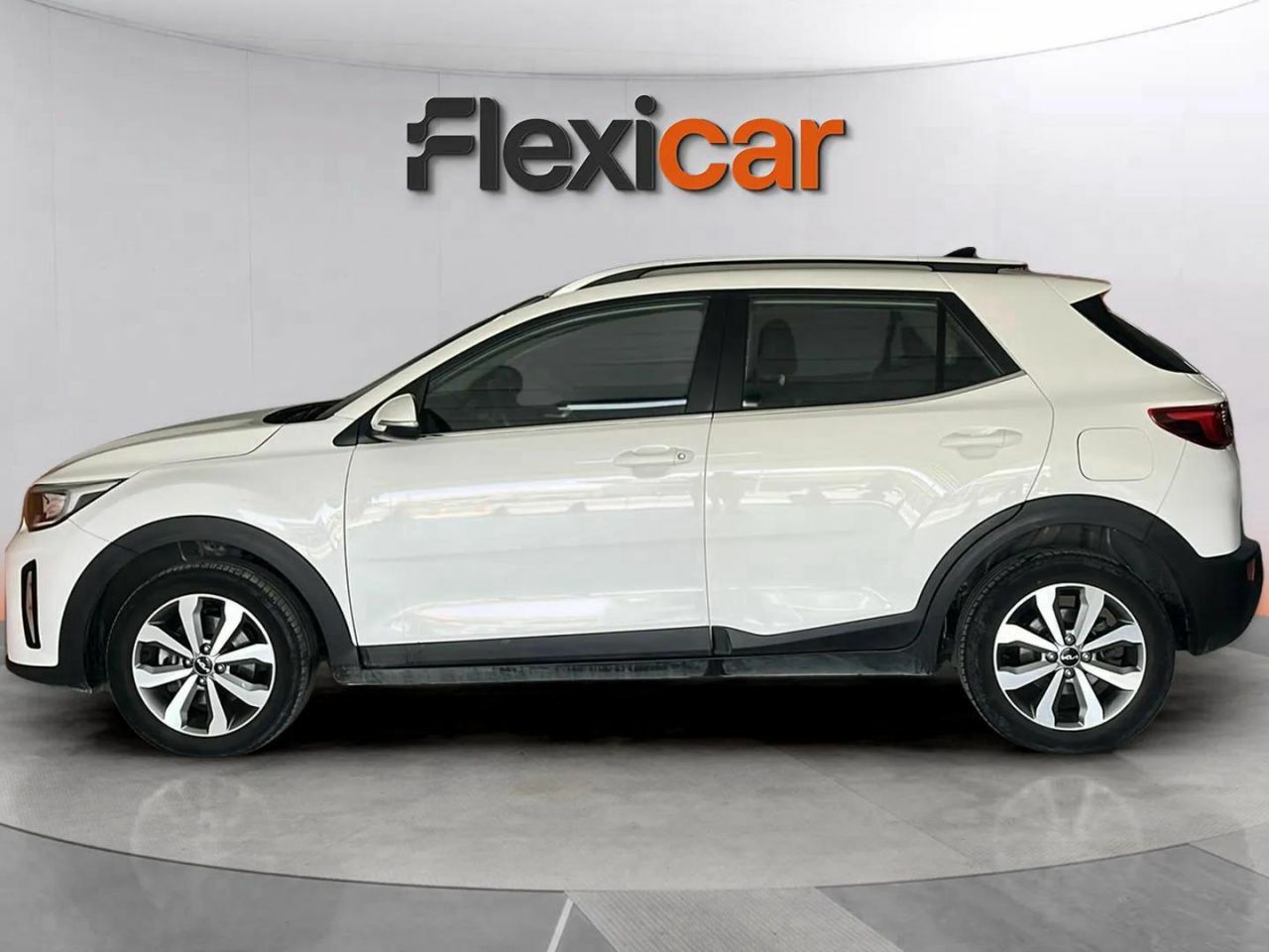 kia stonic 2023 / foto grande (3)