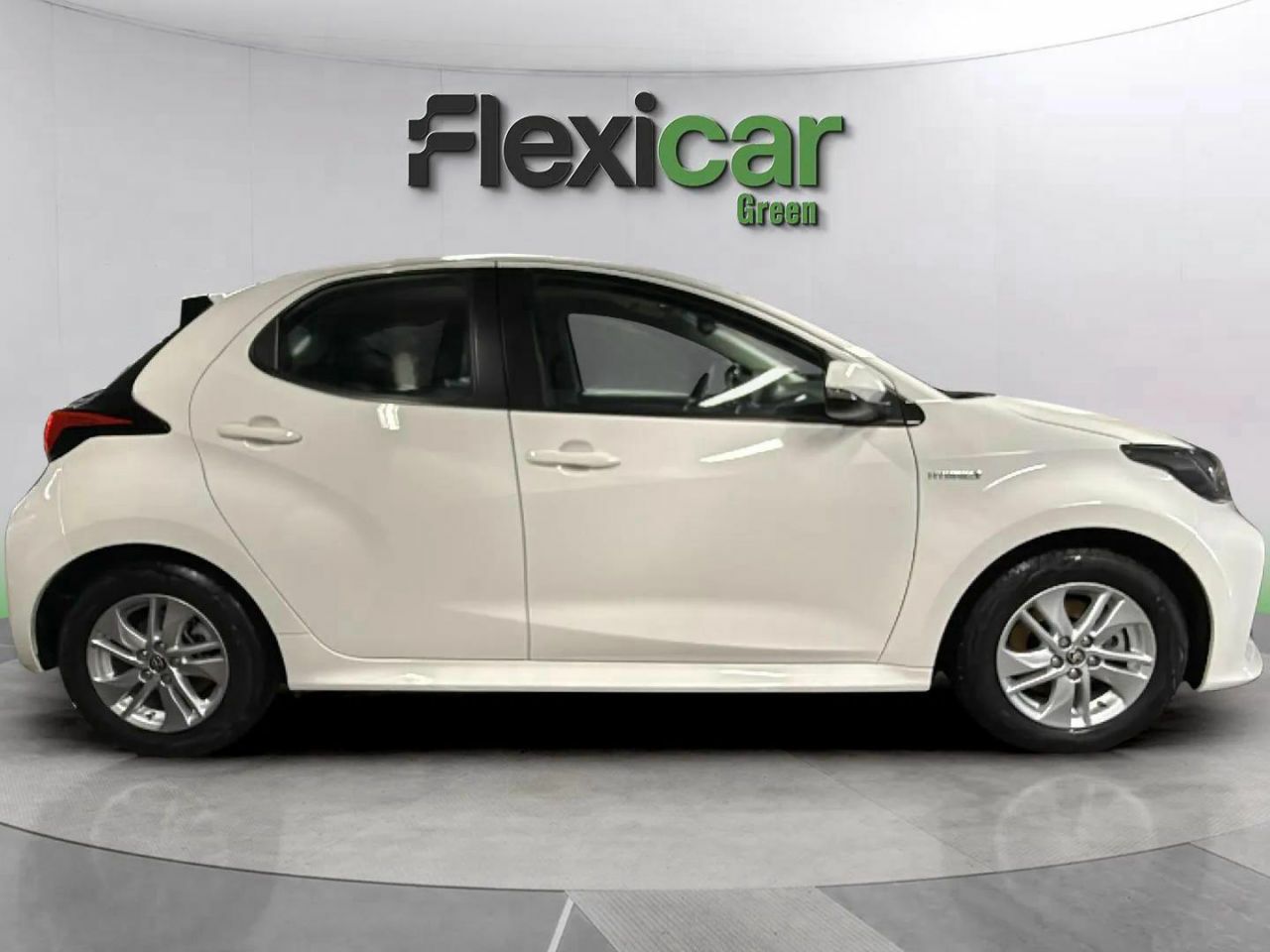 toyota yaris 2021 / foto grande (2)