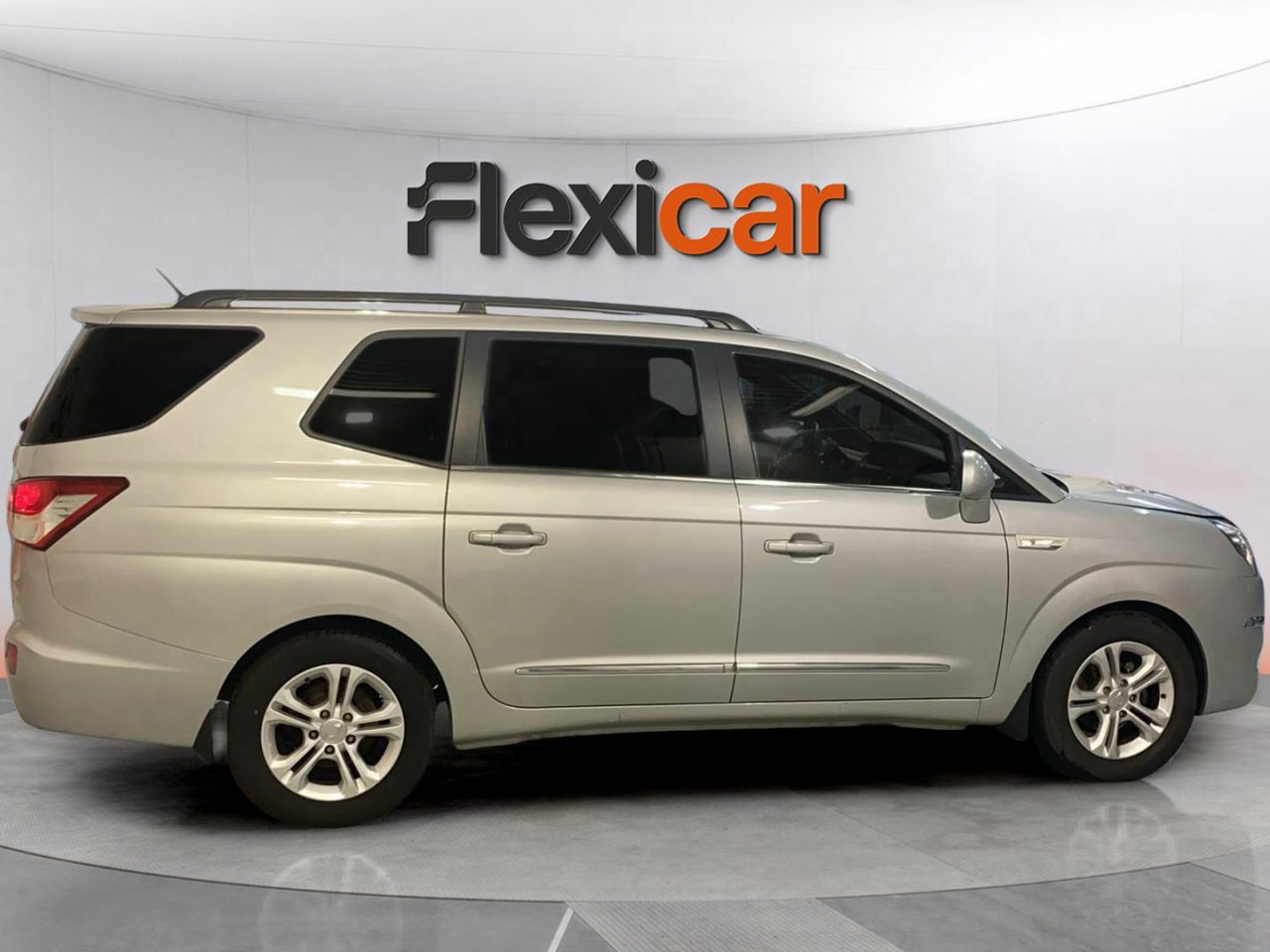 ssangyong rodius 2019 / foto grande (3)