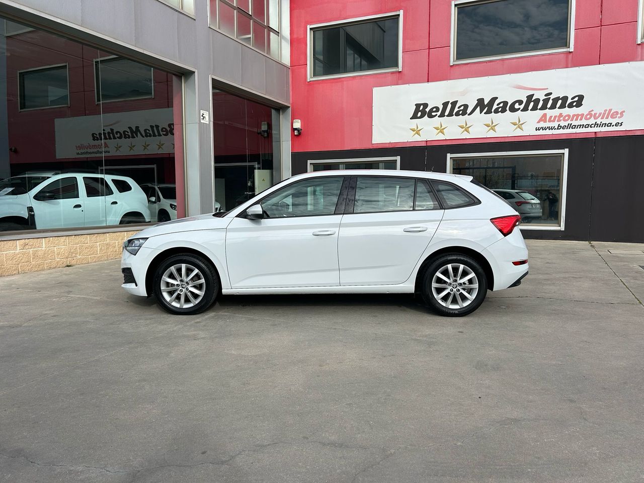 skoda scala 2023 / foto grande (3)