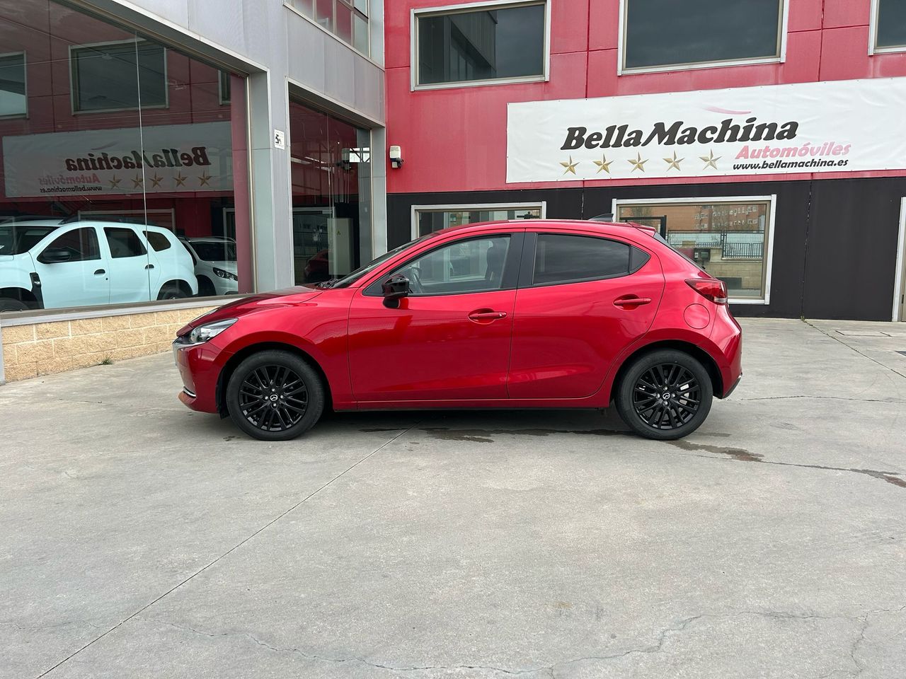 mazda 2 2023 / foto grande (3)