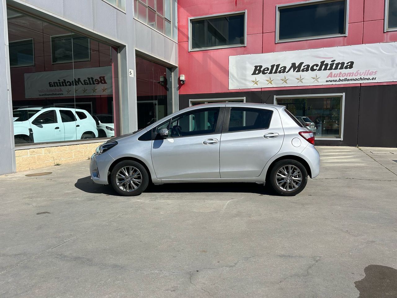toyota yaris 2021 / foto grande (3)