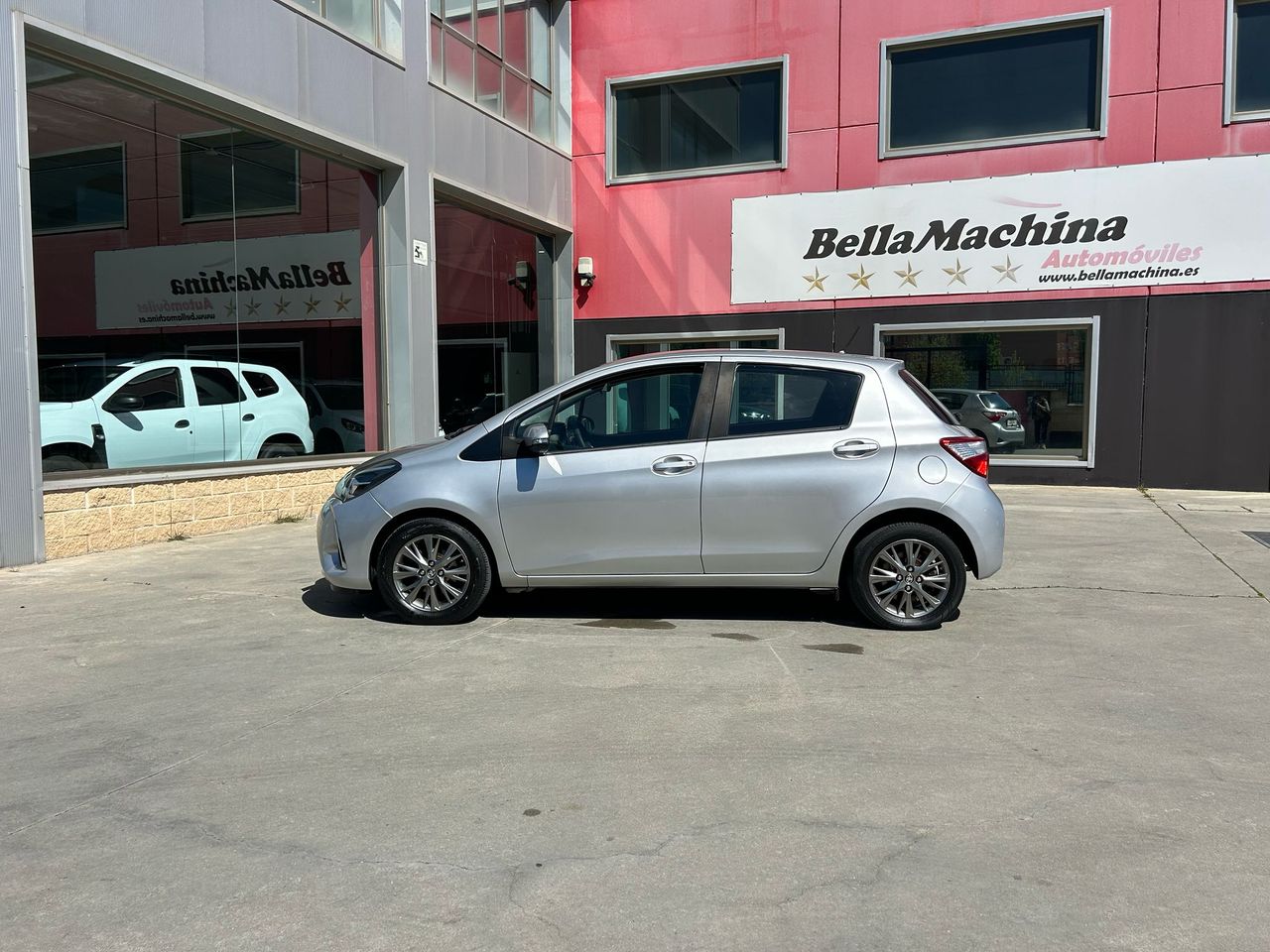 toyota yaris 2021 / foto grande (3)